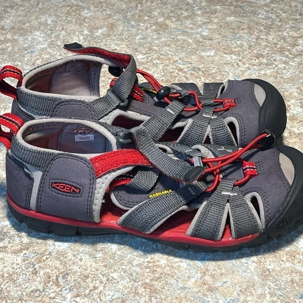 Keen Children's Red & Gray Waterproof Seacamp Outdoor Sandal Shoes Size 3 Youth